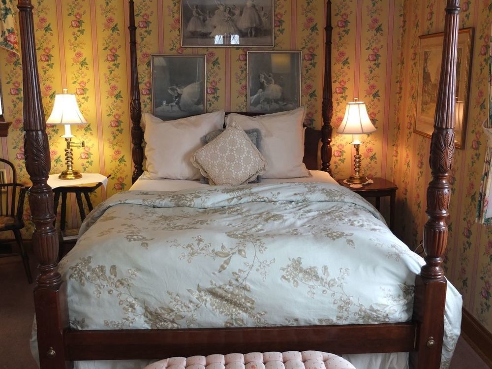 The English Inn Eaton Rapids Bagian luar foto